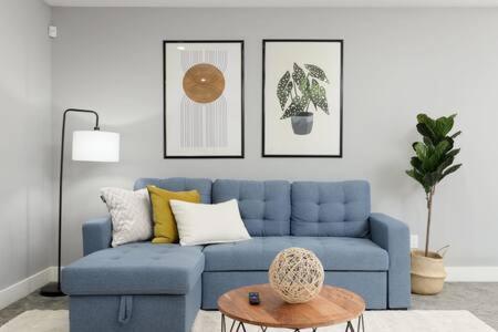 Bright New 1 Bedroom Private Secondary Basement Suite North Vancouver Dış mekan fotoğraf